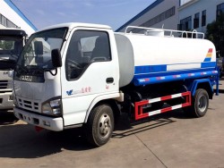 Used ISUZU 4x2 6000 liters water tank truck
