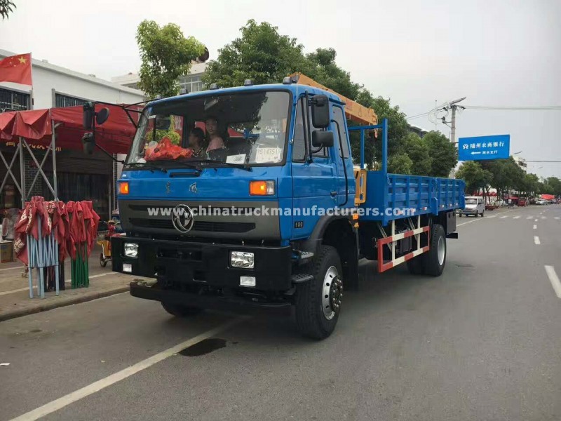 Dongfeng 4x2 6.3 ton truck with crane