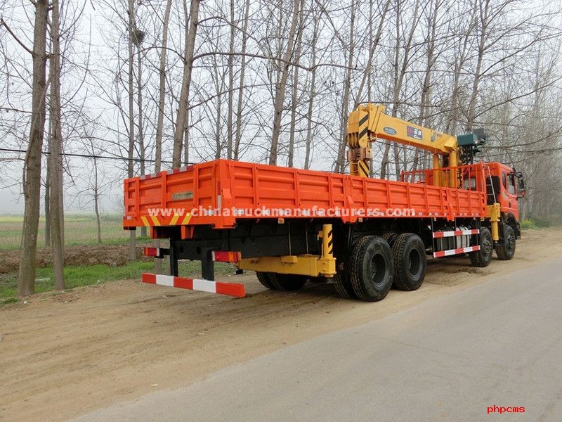 Dongfeng 8x4 12 ton truck with crane