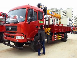 Dongfeng tianjin 4x2 8 ton truck with crane