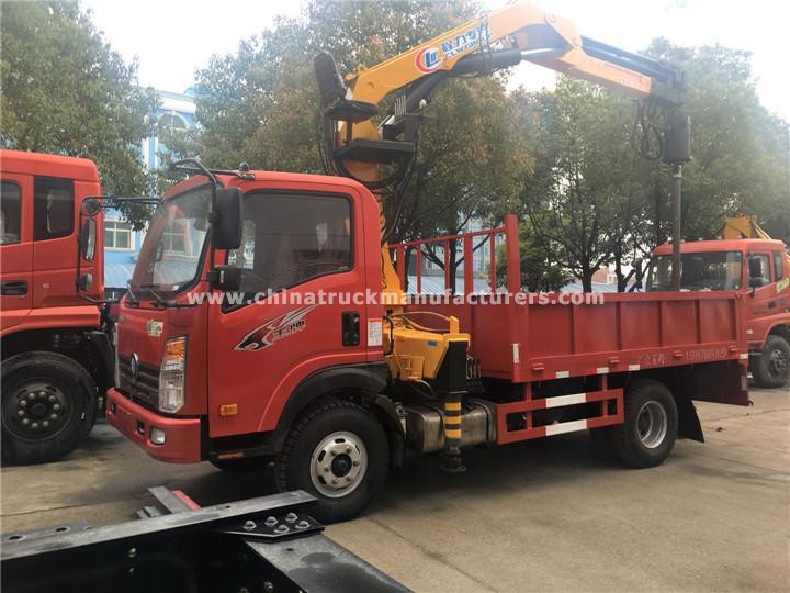 Heavy Duty 3 tons Crane Mounted Truck with Ground Digging Machine