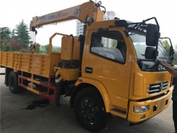 Used dongfeng 6 wheels 5 ton truck with crane