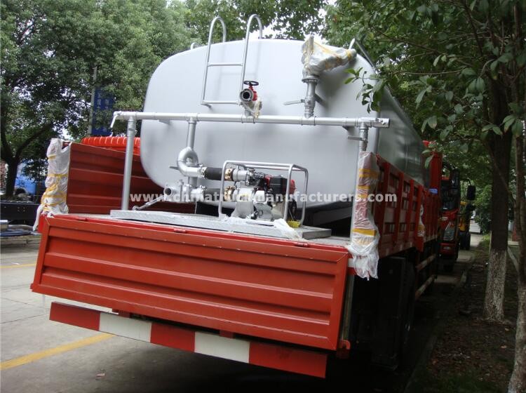 Dongfeng 8 ton multifunctional water tank mounted on boom crane truck