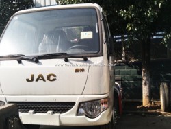 Small Gasoline Hook Lift Garbage Truck with JAC Chassis