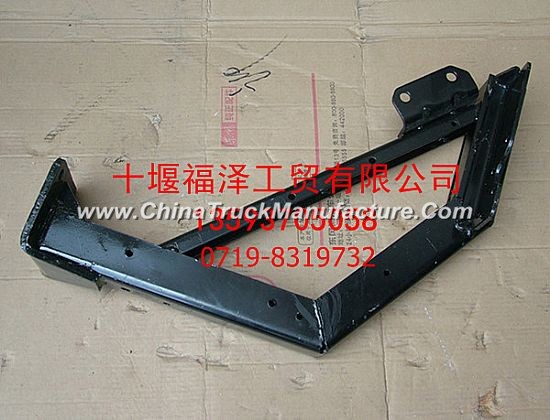 8405369-C4100 new Dongfeng dragon connection beam welding assembly