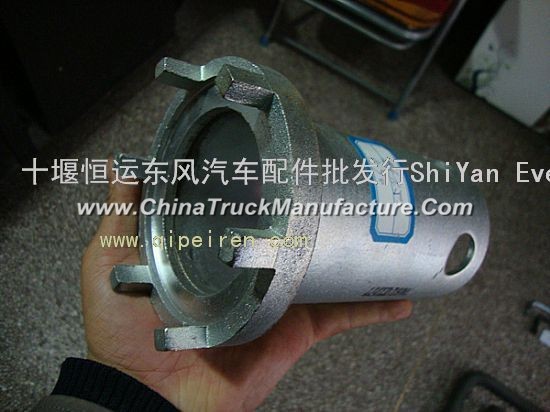 With the tools of Dongfeng Automobile special vehicle Steyr axle wheel bearing nut wrench