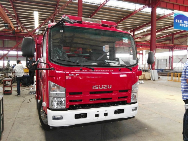 Japanese Brand Double Row Fire Fighting Truck, Loading 5, 000liter Water Tank