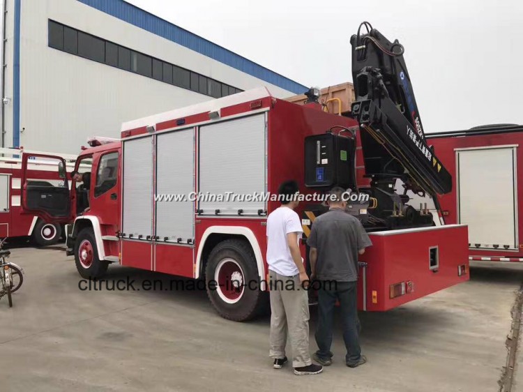 Japan Brand 4X2 Fire Fighting Rescue Truck with Crane