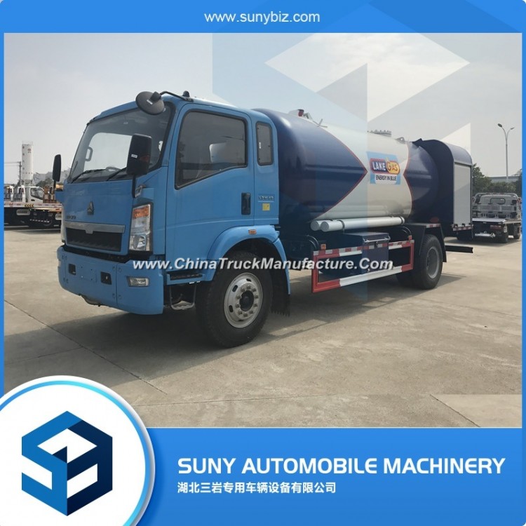 Sino 2.6 Tons Propane LPG Gas Tank Truck with Pump