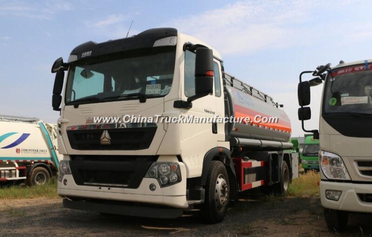 Competive Price Sinotruk Oil Tanker Transporting Truck of 15m3/Fuel Tanker