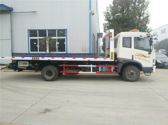 FAW 4*2 8 ton flatbed wrecker truck
