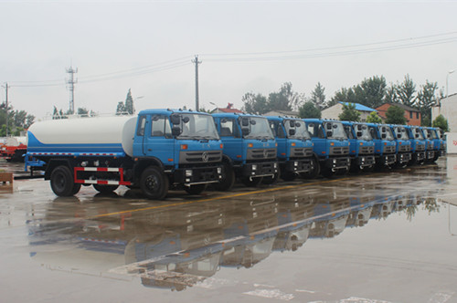 10000liter spray water trucks
