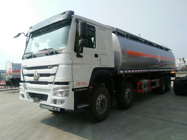 HOWO 336HP  30000L oil tank truck