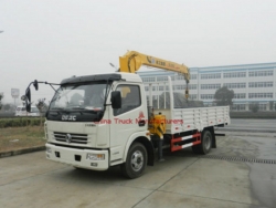 dongfeng 5tons truck with crane