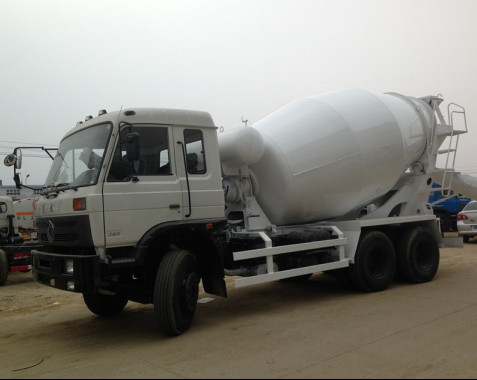 Dongfeng 8 cubic meters concrete mixer truck