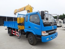 RHD export to Maldives small crane truck