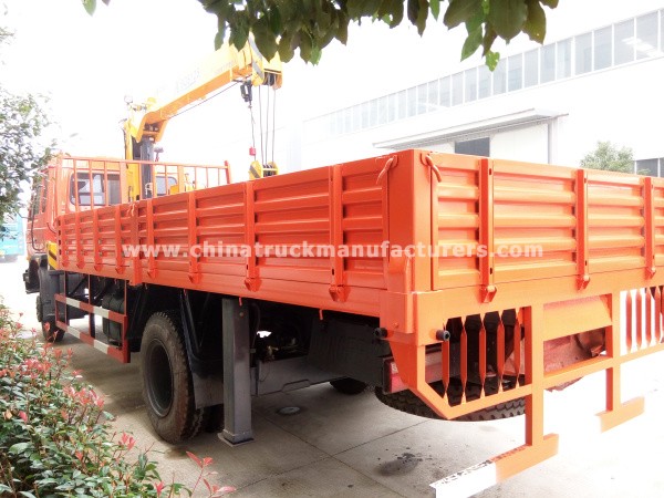 8 tons telescopic boom truck mounted crane