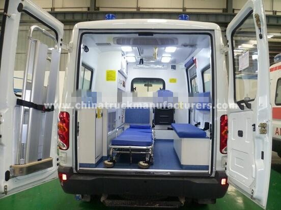 IVECO XLG5042XJHCY4 4X2 Ambulance
