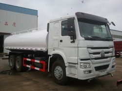 SINOTRUK HOWO 336hp 6x4 new condition 20m3 water sprinkler truck