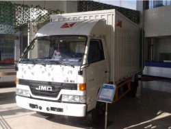 3-5ton China JMC small van truck