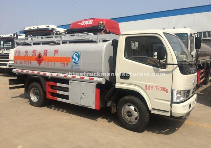 Dongfeng small oil tanker truck