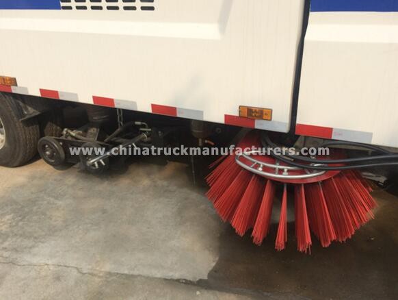 Dongfeng Captain 4x2 4cbm road sweeping vehicle