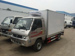 Dongfeng small refrigerator truck