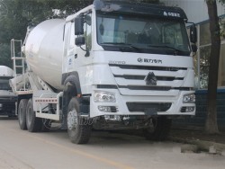 Sinotruk howo 8x4 12 wheel heavy duty 371hp Concrete Mixer T