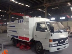2017 JMC truck mounted sweeper diesel power truck