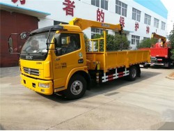 China 5 ton truck with crane