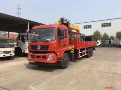 China 8 ton truck with brick crane