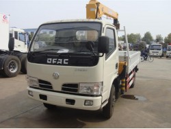 4*2 China 4 ton crane truck