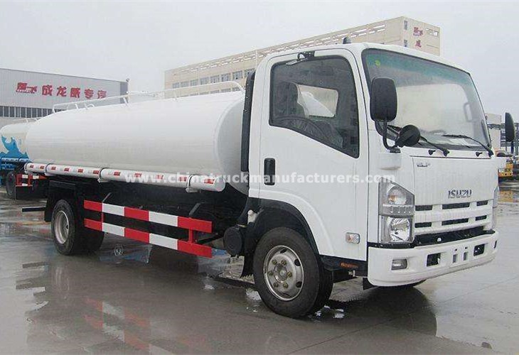 700P Japan 4x2 4000 gallon water tank truck