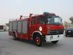China 5 ton foam tank fire fighting truck