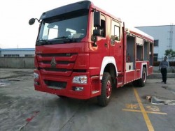 Howo 4x2 Dry Powder Fire Fighting Truck