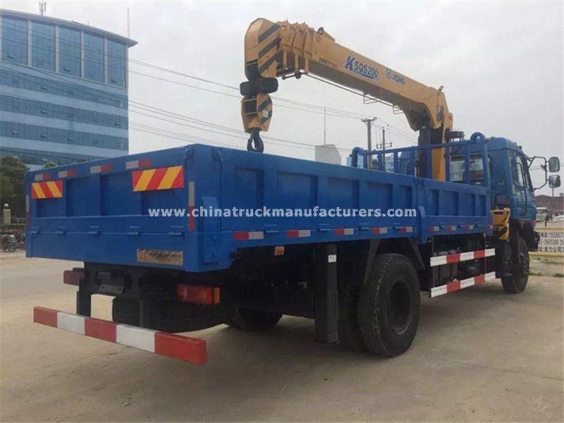 Dongfeng 4x2 5 ton truck with crane