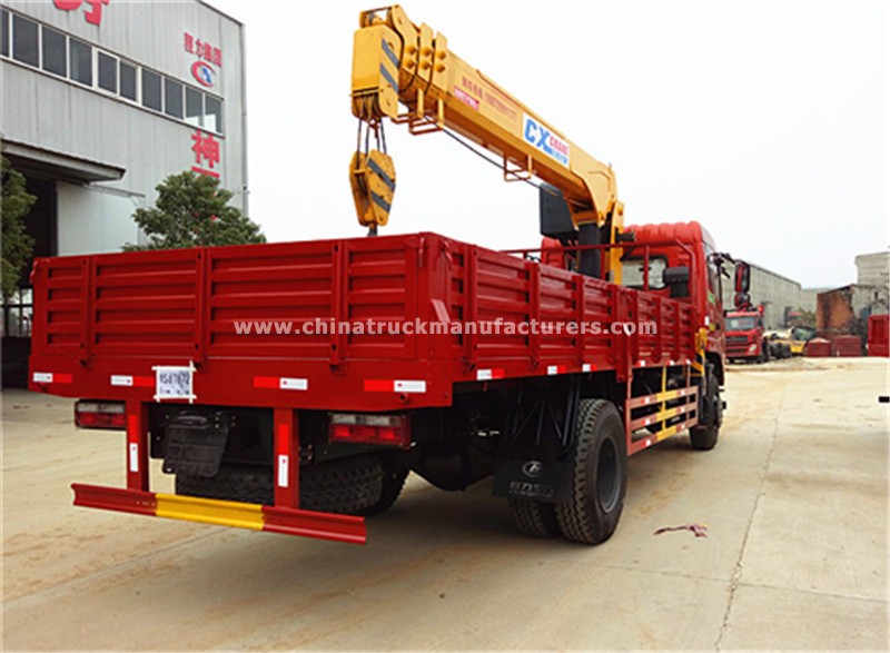 Dongfeng tianjin 4x2 8 ton truck with crane
