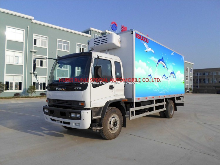 China Isuzu 4X2 Ftr Refrigerating Vehicle with Good Price for Sale