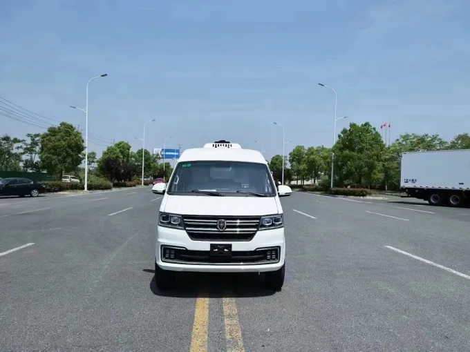 Jinbei Sea Lion 4x2 Bread Refrigerated Truck