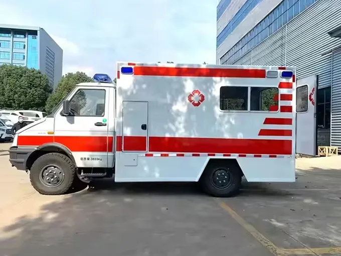 IVECO Cross Country Monitoring Emergency Ambulance Picture
